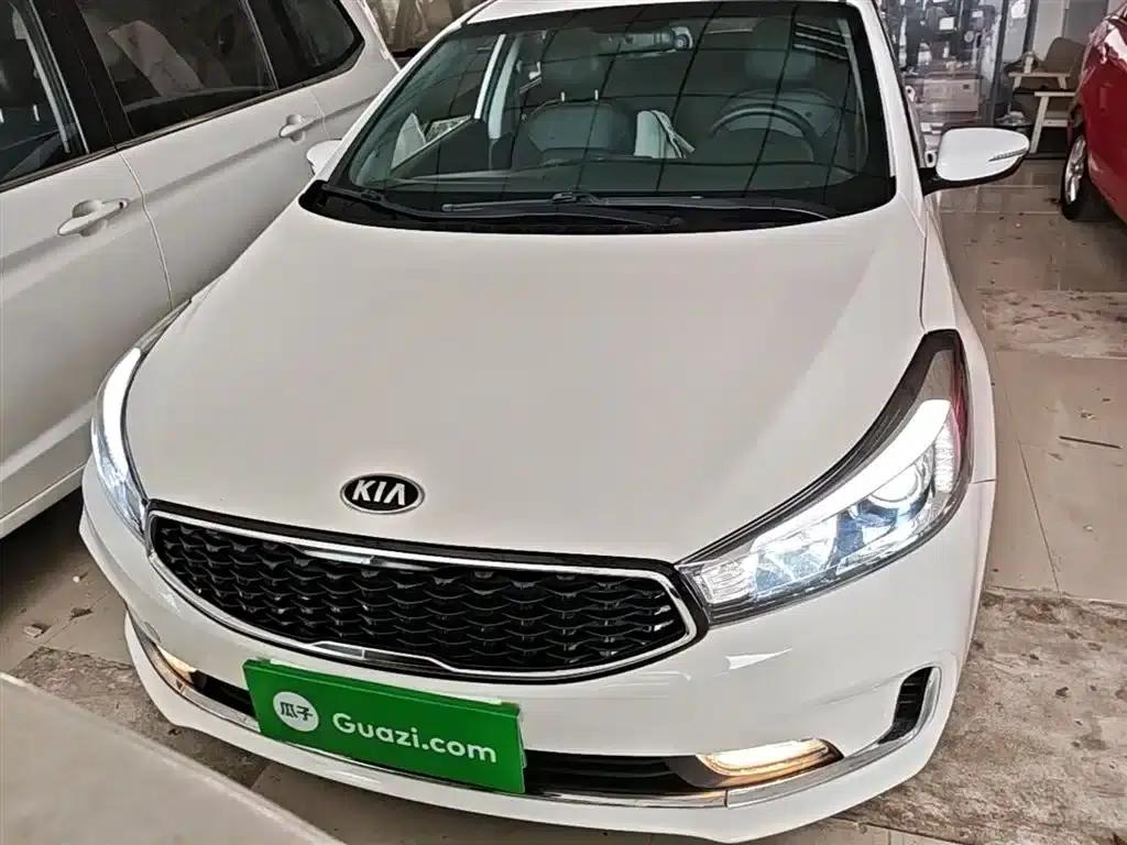 Kia K3 2016 1.6L Manual GLS — миниатюра 3