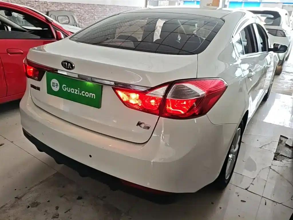 Kia K3 2016 1.6L Manual GLS — миниатюра 7