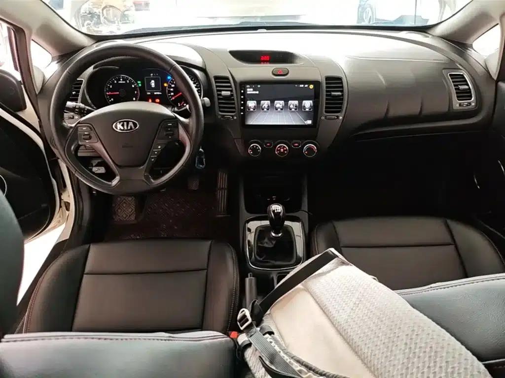 Kia K3 2016 1.6L Manual GLS — миниатюра 10