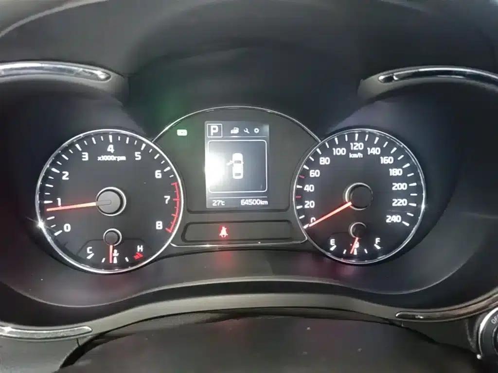 Kia K3 2017 1.6L Automatic 15th Anniversary Special Edition GLS — миниатюра 12
