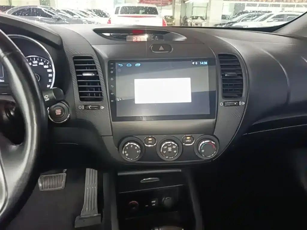 Kia K3 2017 1.6L Automatic 15th Anniversary Special Edition GLS — миниатюра 13