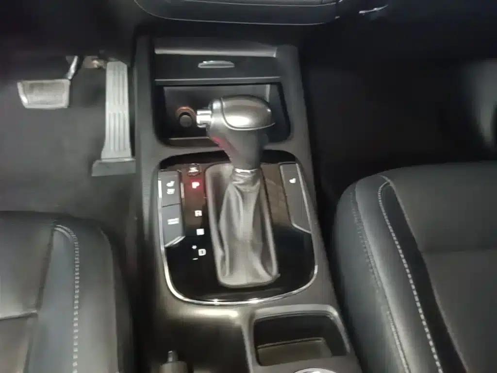 Kia K3 2017 1.6L Automatic 15th Anniversary Special Edition GLS — миниатюра 14