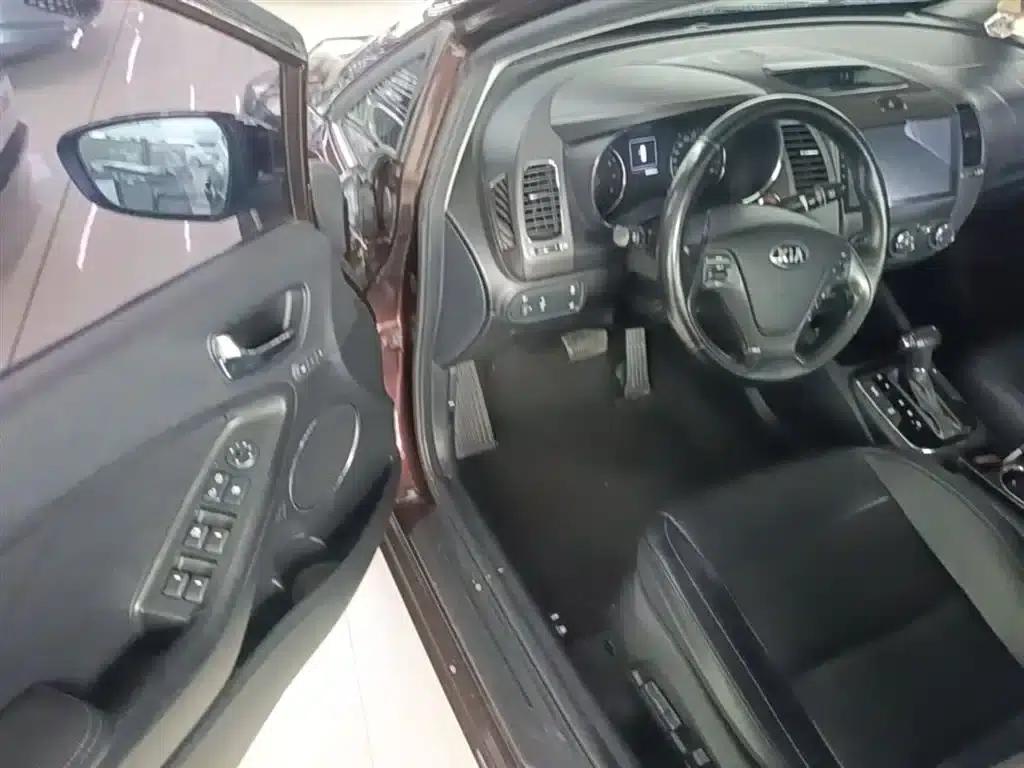 Kia K3 2017 1.6L Automatic 15th Anniversary Special Edition GLS — миниатюра 16