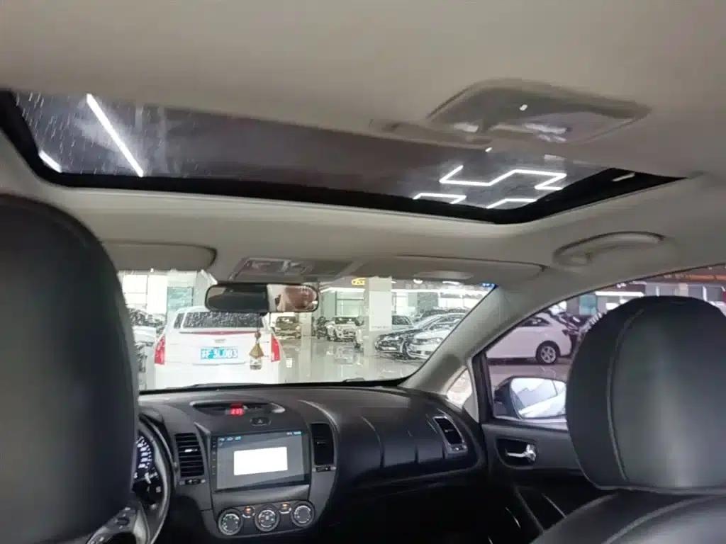 Kia K3 2017 1.6L Automatic 15th Anniversary Special Edition GLS — миниатюра 18