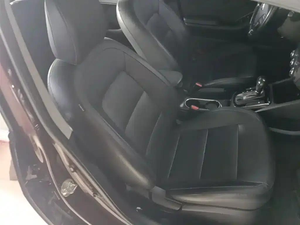 Kia K3 2017 1.6L Automatic 15th Anniversary Special Edition GLS — миниатюра 25