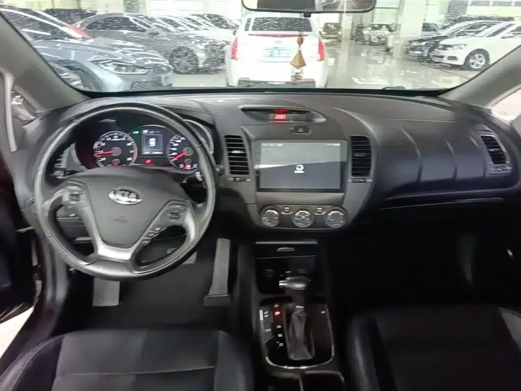 Kia K3 2017 1.6L Automatic 15th Anniversary Special Edition GLS — миниатюра 10