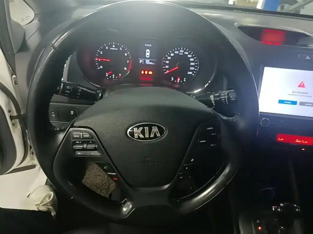 Kia K3 2015 1.6L Automatic DLX — миниатюра 11