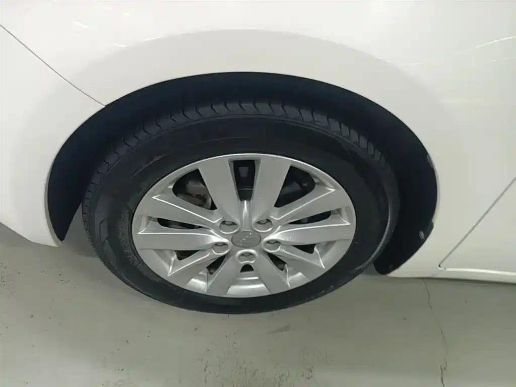 Kia K3 2015 1.6L Automatic DLX — миниатюра 23