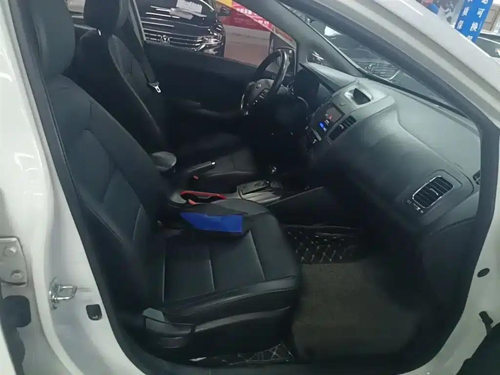 Kia K3 2015 1.6L Automatic DLX — миниатюра 25