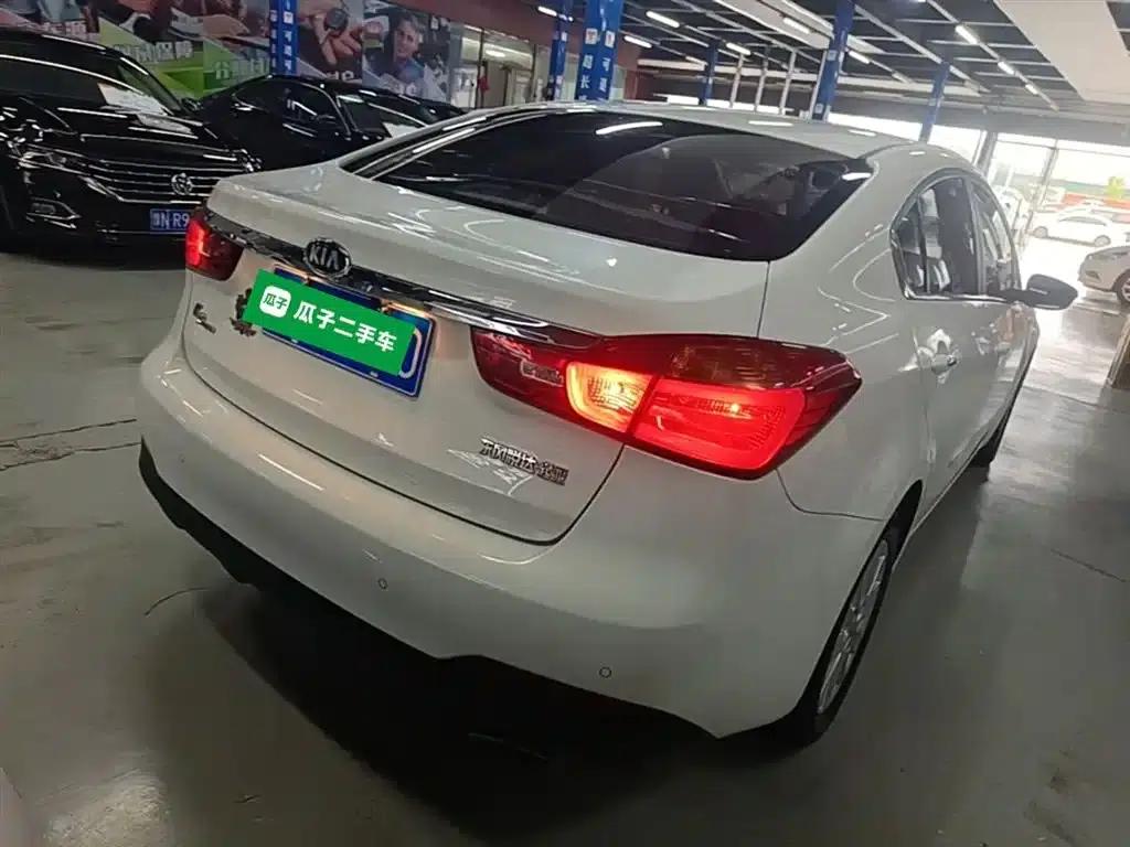 Kia K3 2015 1.6L Automatic DLX — миниатюра 7