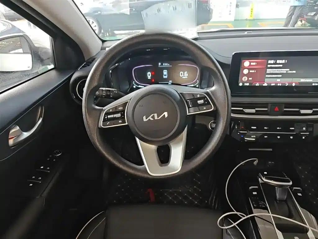 Kia K3 2024 1.5L CVT Comfort Edition — миниатюра 11