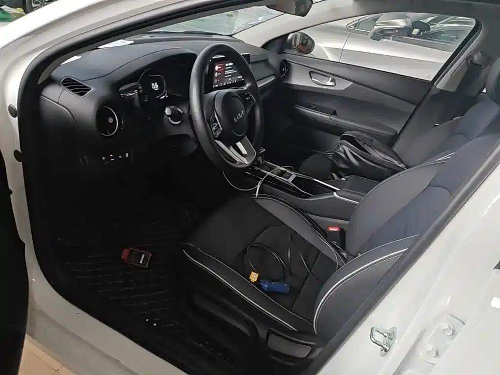 Kia K3 2024 1.5L CVT Comfort Edition — миниатюра 15