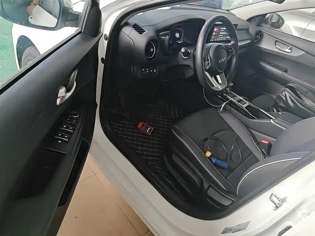 Kia K3 2024 1.5L CVT Comfort Edition — миниатюра 16