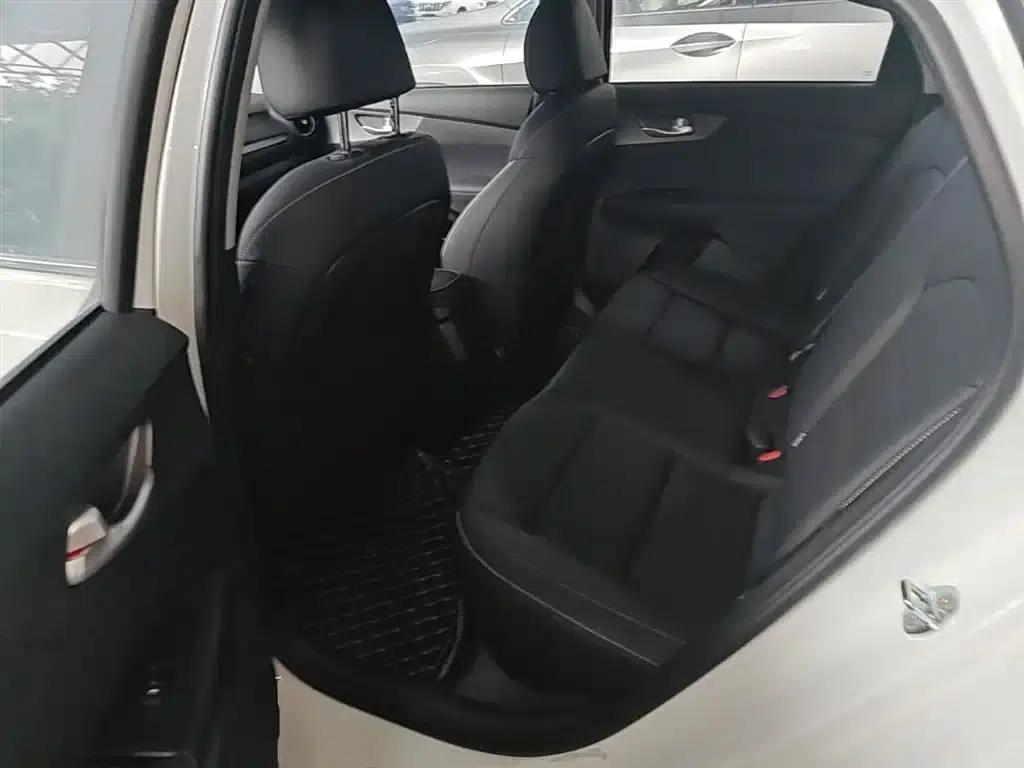 Kia K3 2024 1.5L CVT Comfort Edition — миниатюра 17