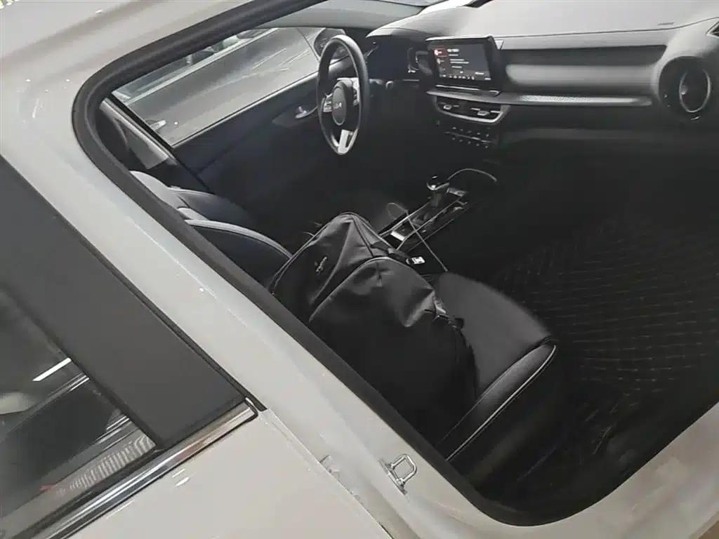 Kia K3 2024 1.5L CVT Comfort Edition — миниатюра 25