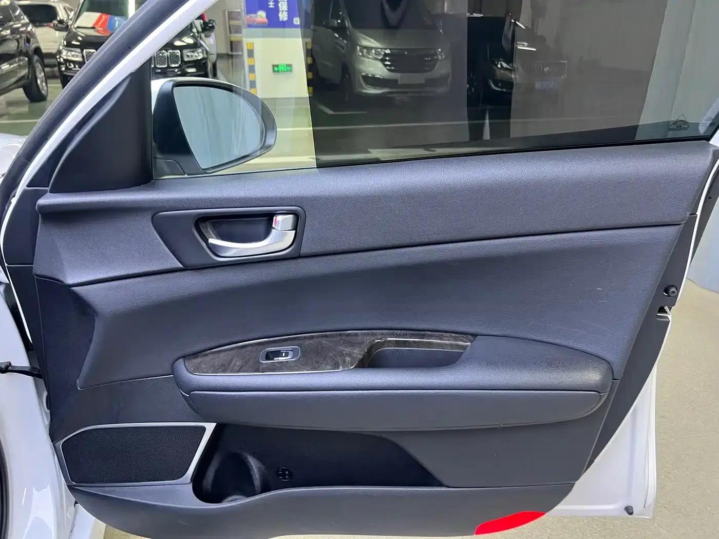 Kia K5 2016 2.0L Automatic GLS — миниатюра 12