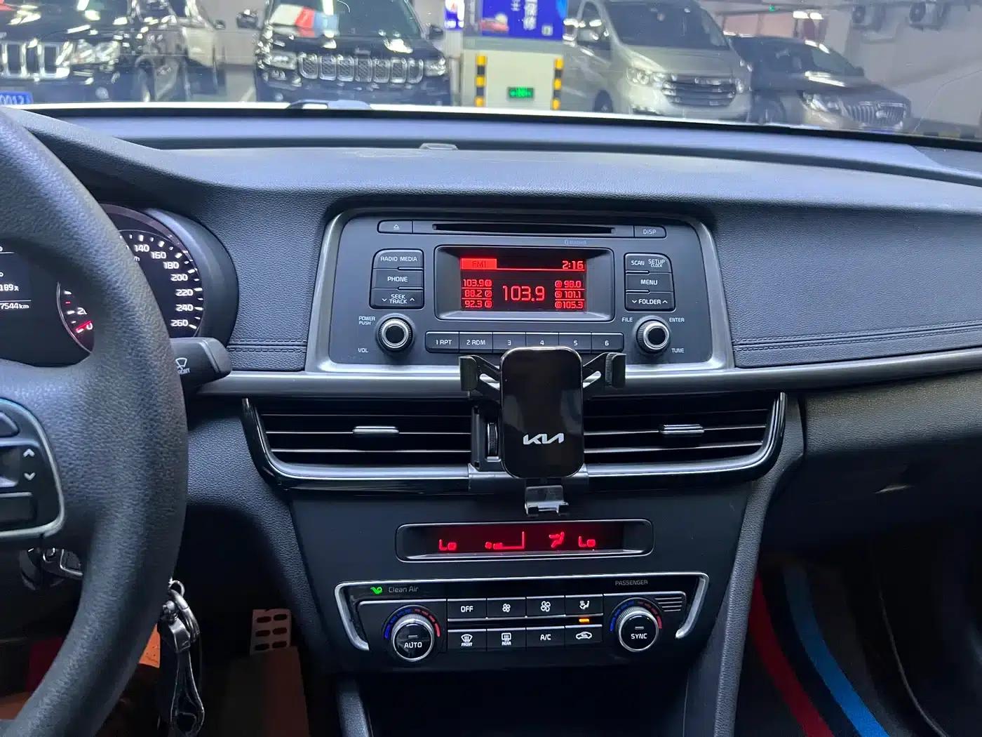 Kia K5 2016 2.0L Automatic GLS — миниатюра 7