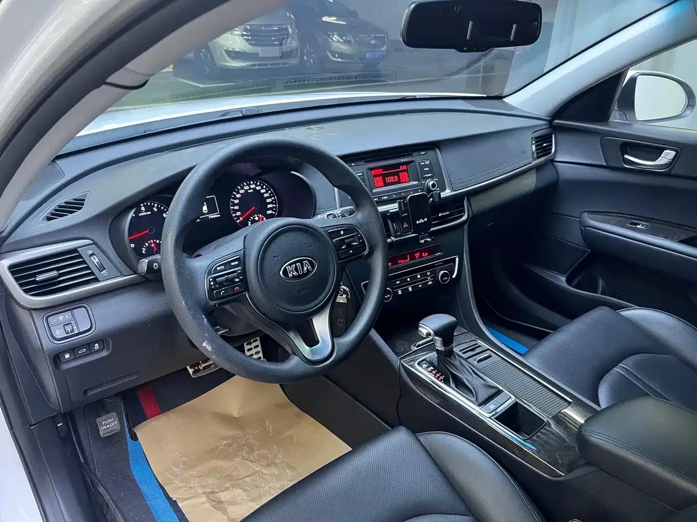 Kia K5 2016 2.0L Automatic GLS — миниатюра 8