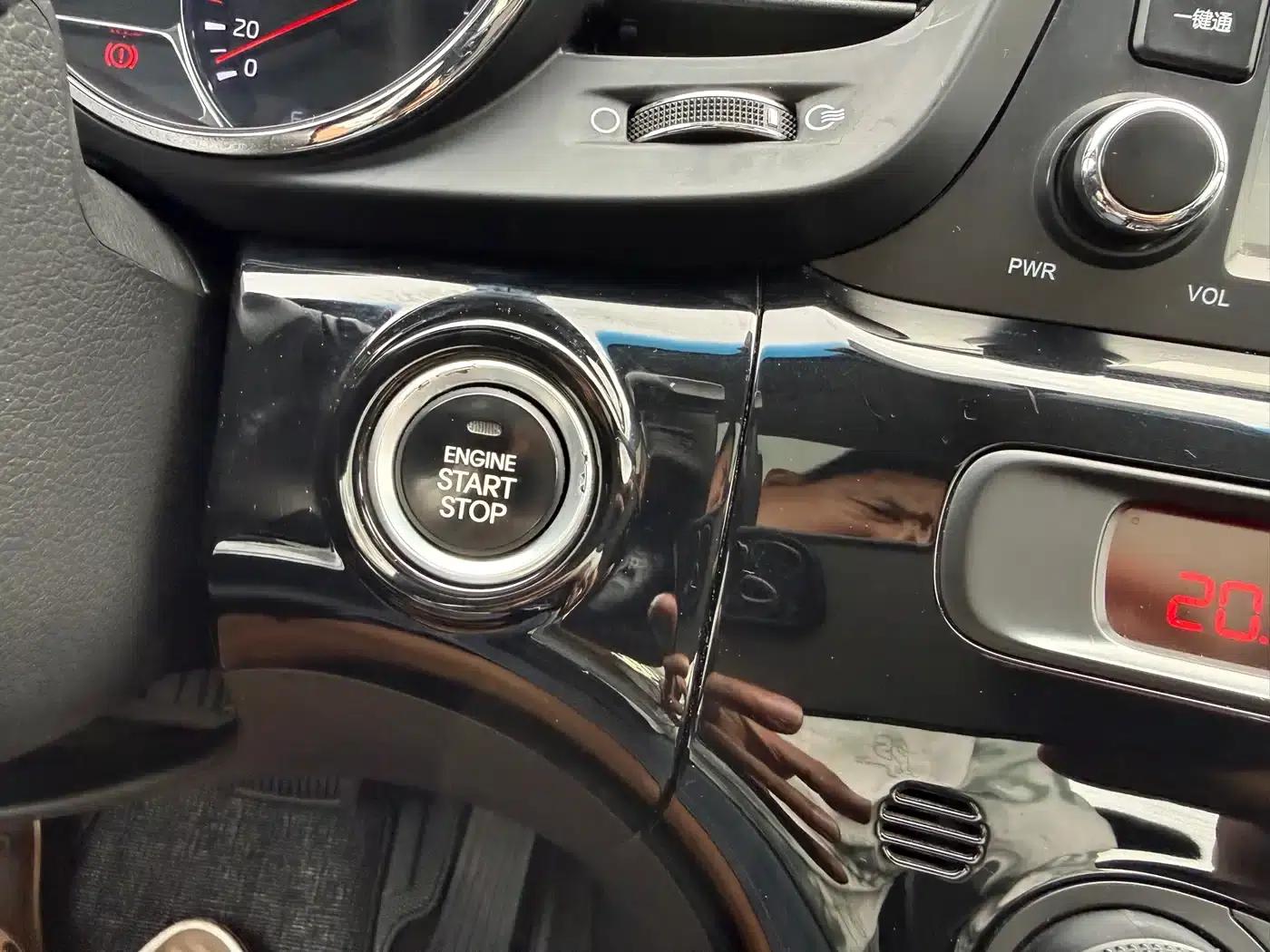 Kia K5 2014 2.0L Automatic Luxury — миниатюра 24