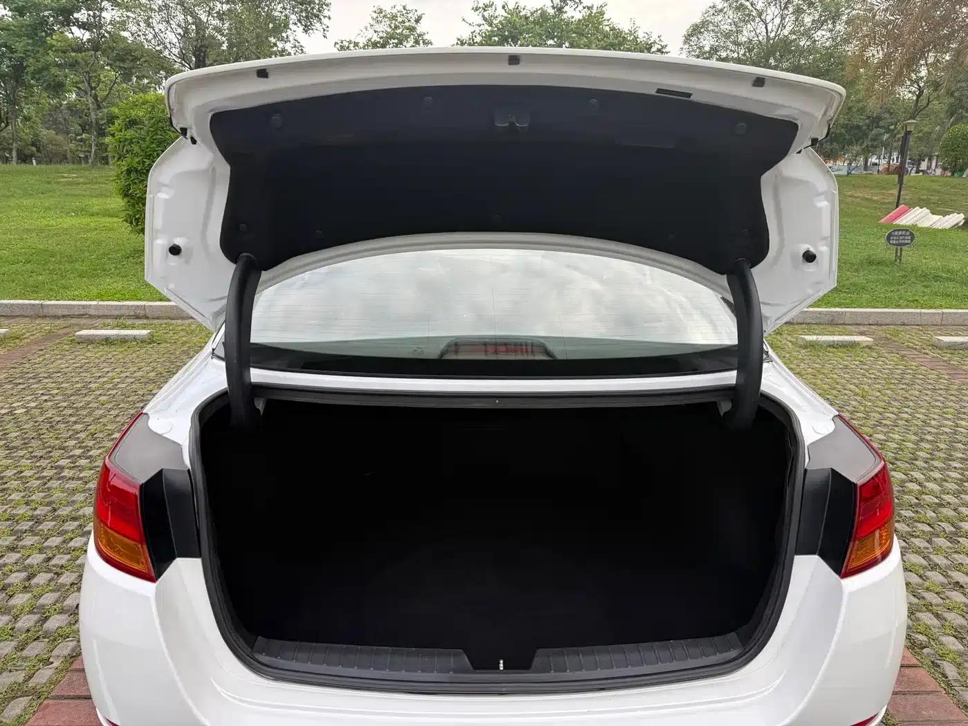 Kia K5 2014 2.0L Automatic Luxury — миниатюра 30
