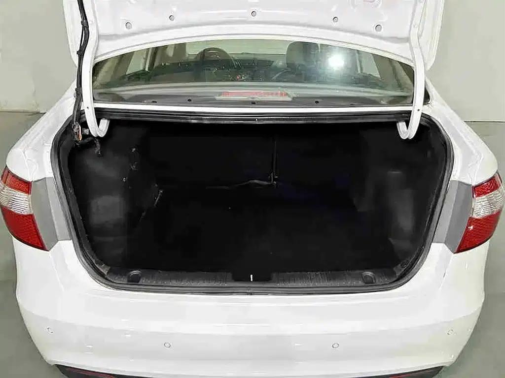 Kia K2 2012 Sedan 1.6L AT Premium Commemorative Edition — миниатюра 6