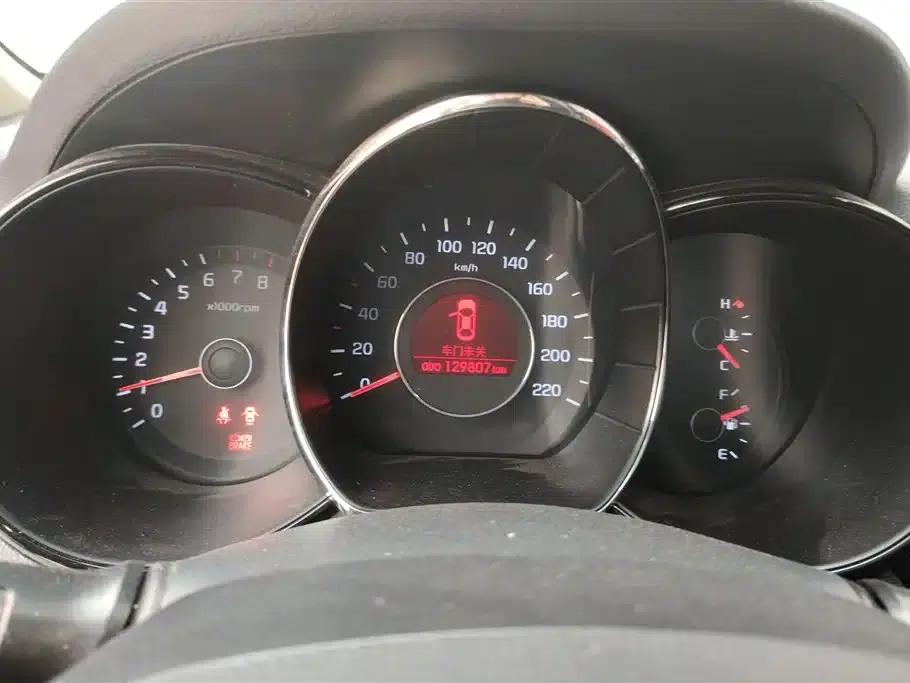 Kia K2 2012 Sedan 1.4L MT TOP Commemorative Edition — миниатюра 14