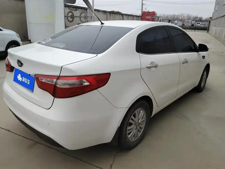 Kia K2 2012 Sedan 1.4L MT TOP Commemorative Edition — миниатюра 3