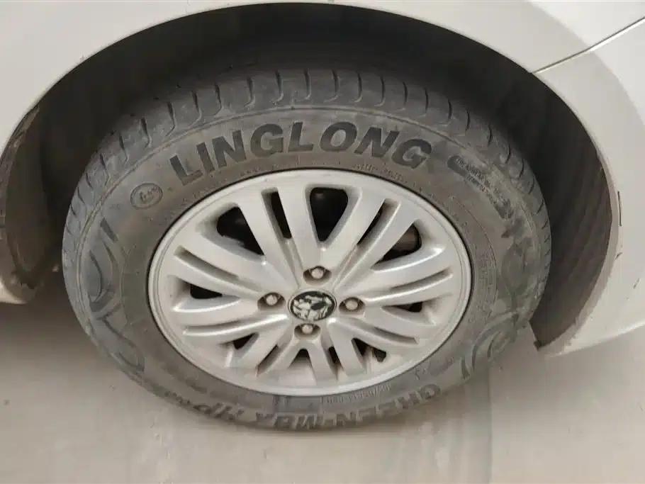 Kia K2 2012 Sedan 1.4L MT TOP Commemorative Edition — миниатюра 6