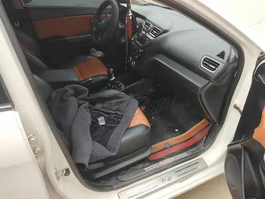 Kia K2 2012 Sedan 1.4L MT TOP Commemorative Edition — миниатюра 8