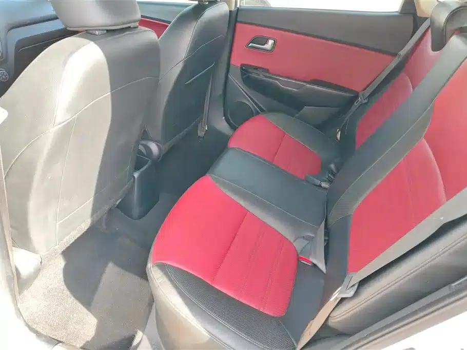 Kia K2 2015 Hatchback 1.4L AT GLS — миниатюра 11