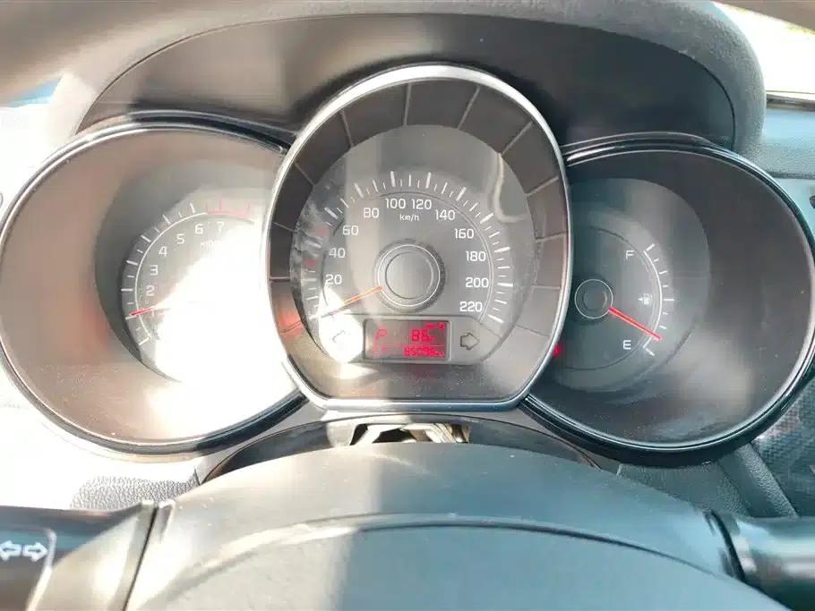 Kia K2 2015 Hatchback 1.4L AT GLS — миниатюра 14