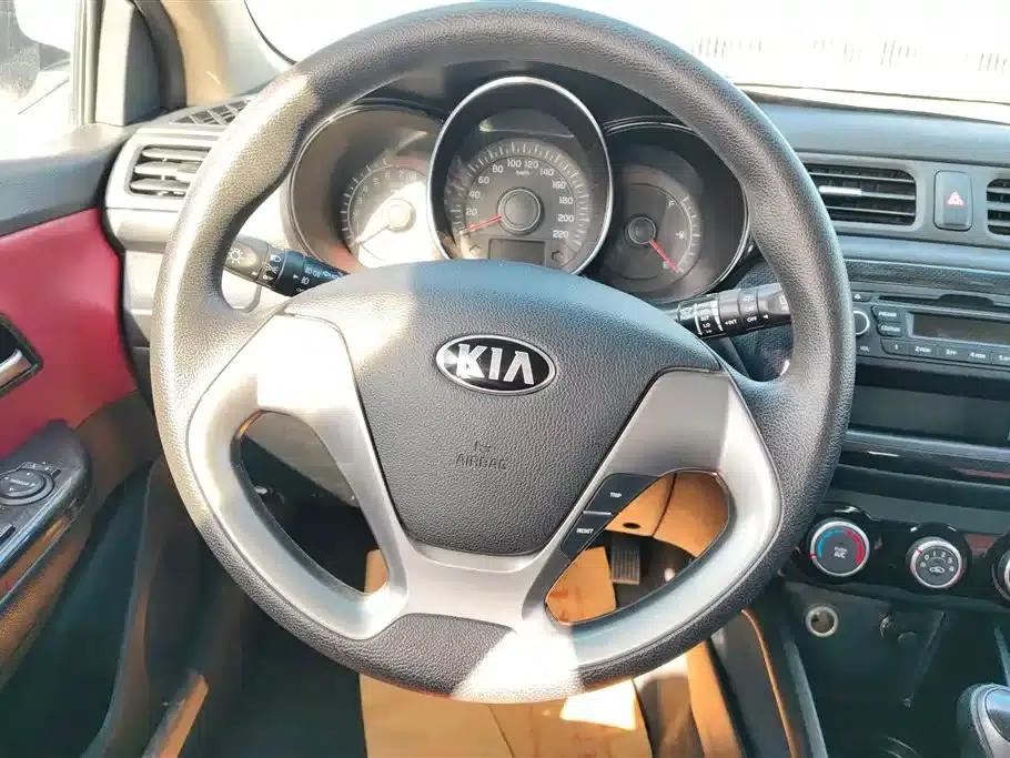 Kia K2 2015 Hatchback 1.4L AT GLS — миниатюра 15