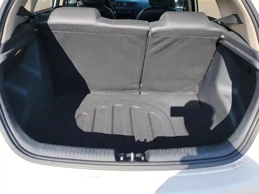 Kia K2 2015 Hatchback 1.4L AT GLS — миниатюра 4
