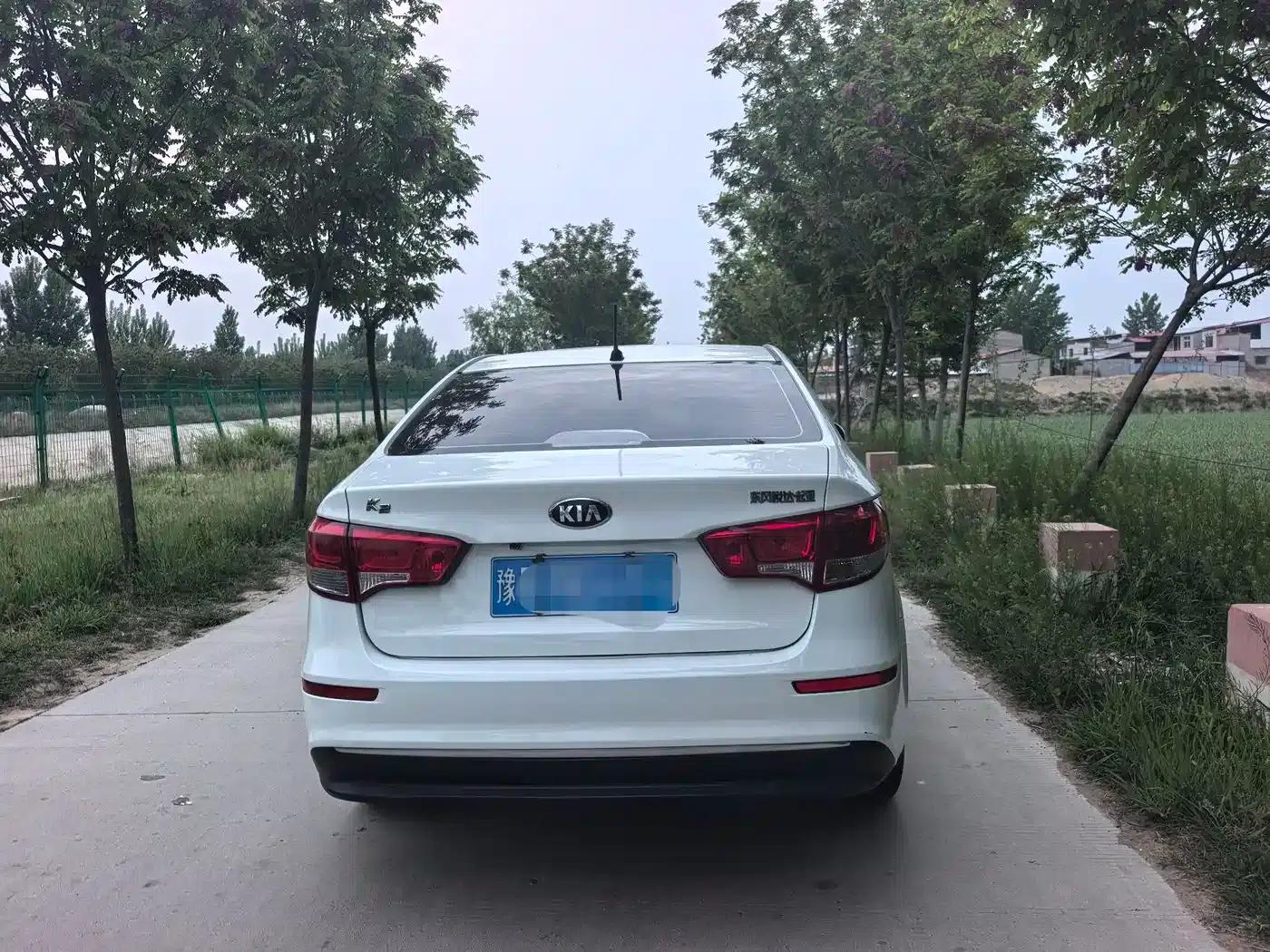Kia K2 2015 Sedan 1.4L AT GLS — миниатюра 13