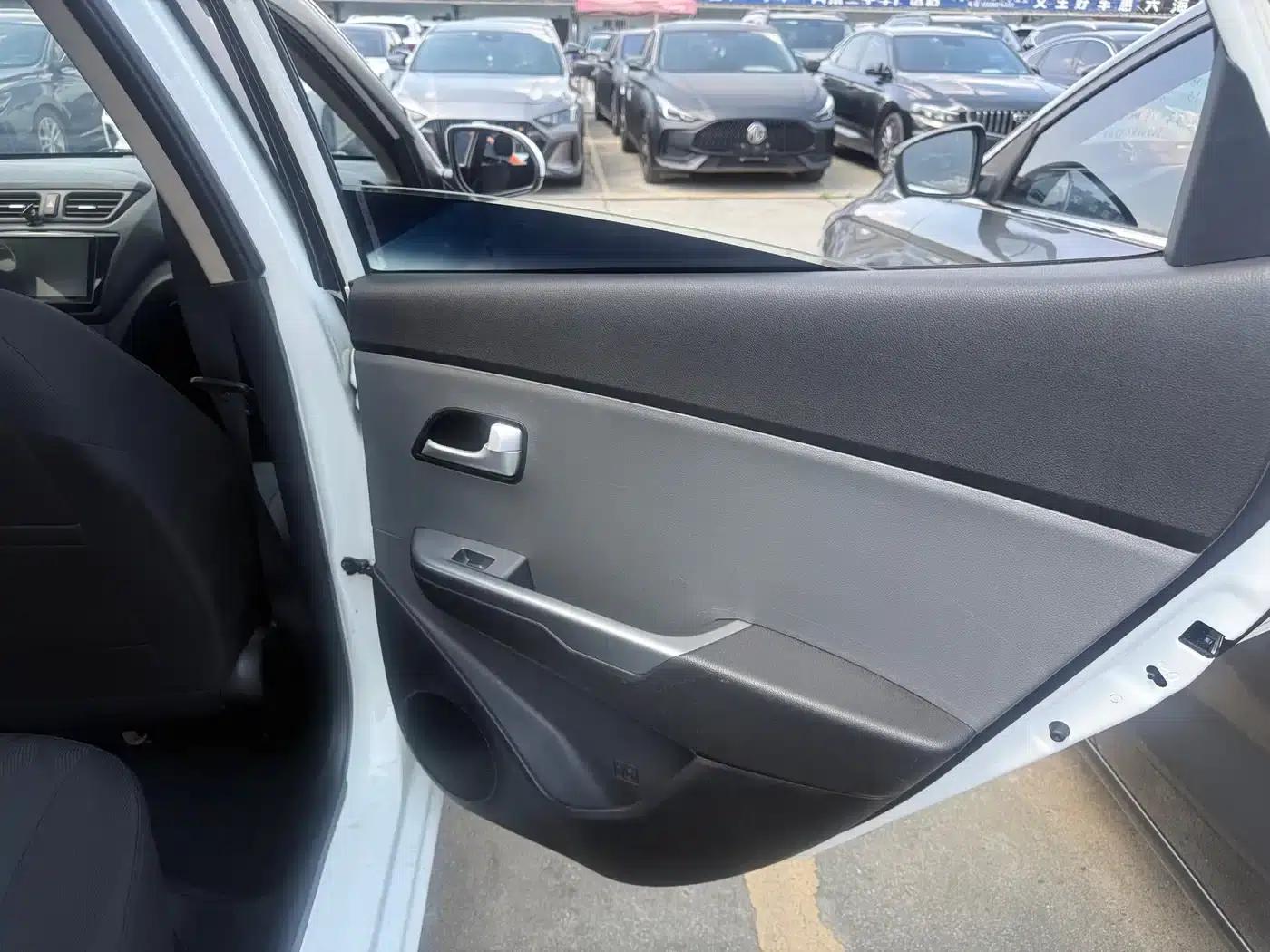 Kia K2 2017 Sedan 1.4L AT GLS — миниатюра 8