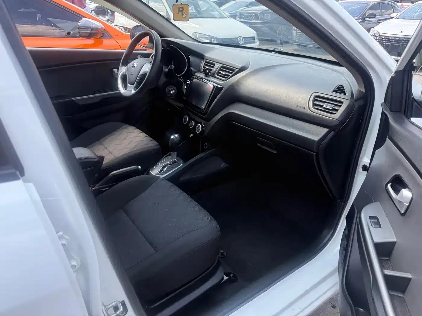 Kia K2 2017 Sedan 1.4L AT GLS — миниатюра 10