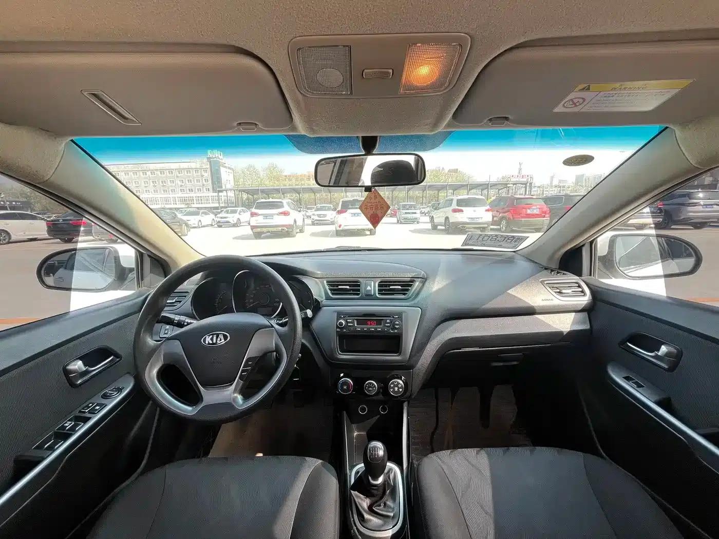 Kia K2 2015 Sedan 1.4L MT GLS — миниатюра 12