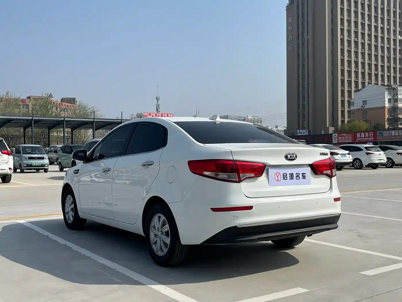 Kia K2 2015 Sedan 1.4L MT GLS — миниатюра 15
