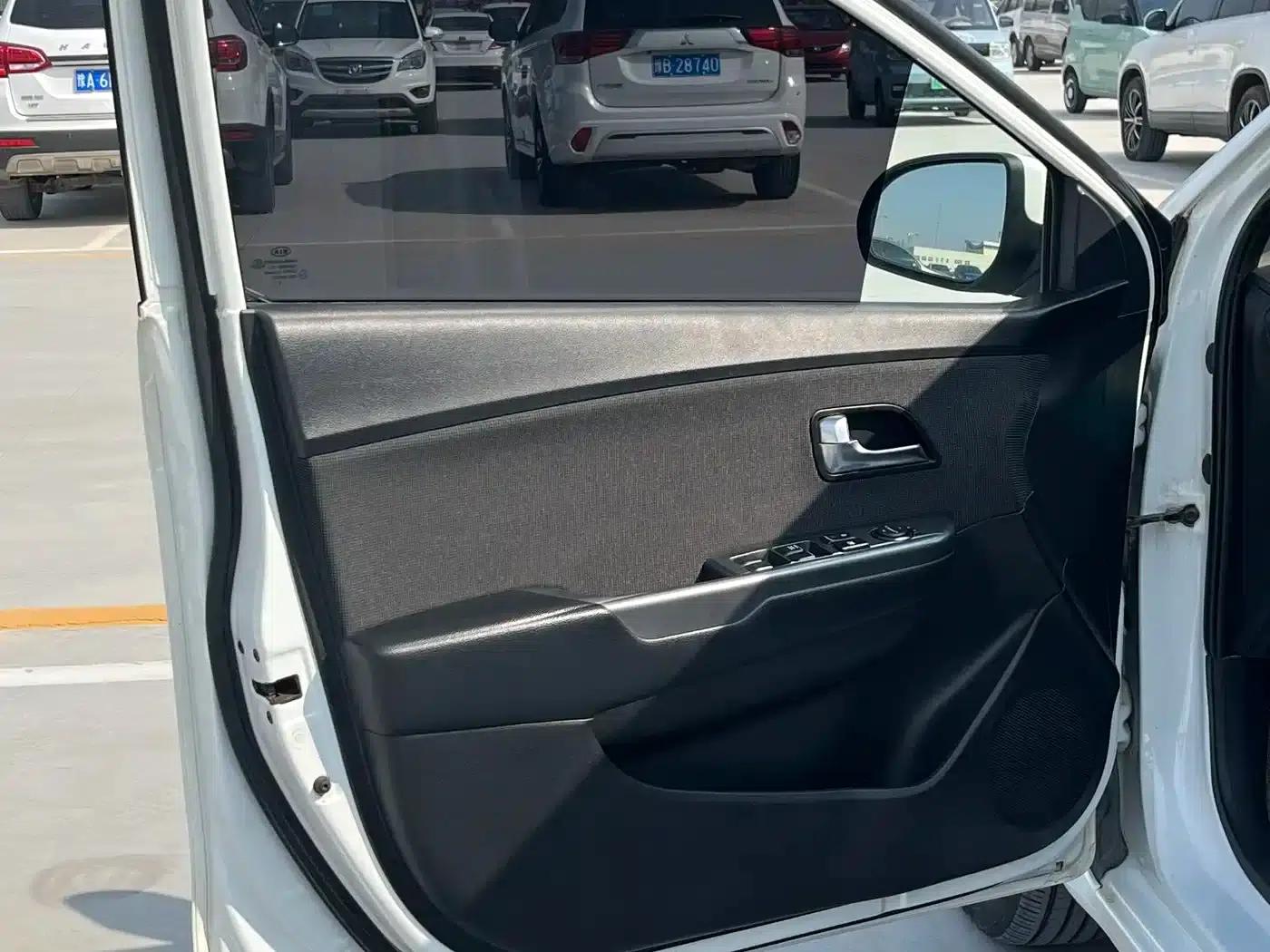 Kia K2 2015 Sedan 1.4L MT GLS — миниатюра 6