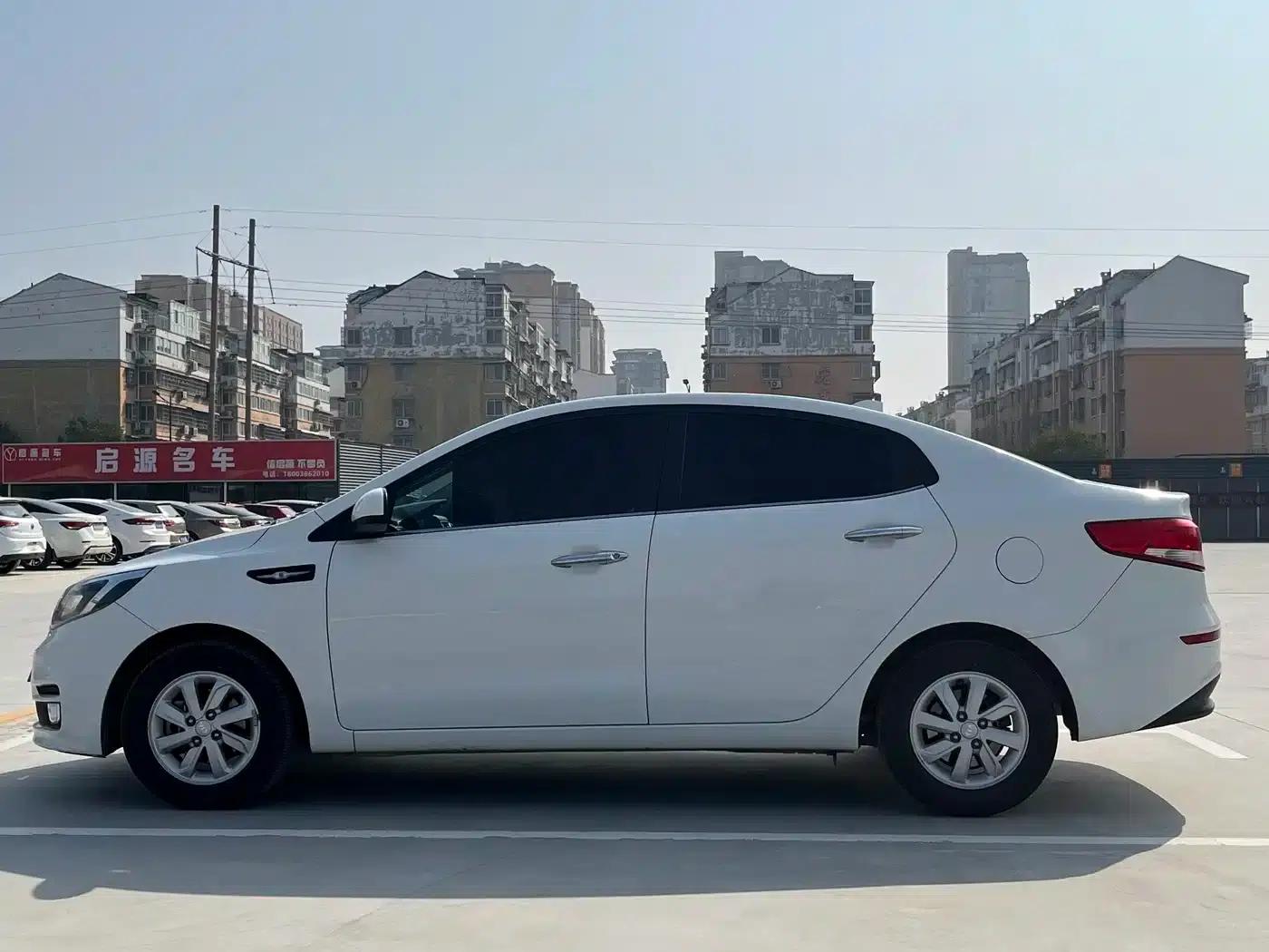 Kia K2 2015 Sedan 1.4L MT GLS — миниатюра 8