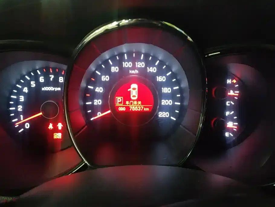 Kia K2 2011 Sedan 1.6L AT Premium — миниатюра 14