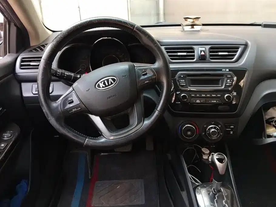 Kia K2 2011 Sedan 1.6L AT Premium — миниатюра 15