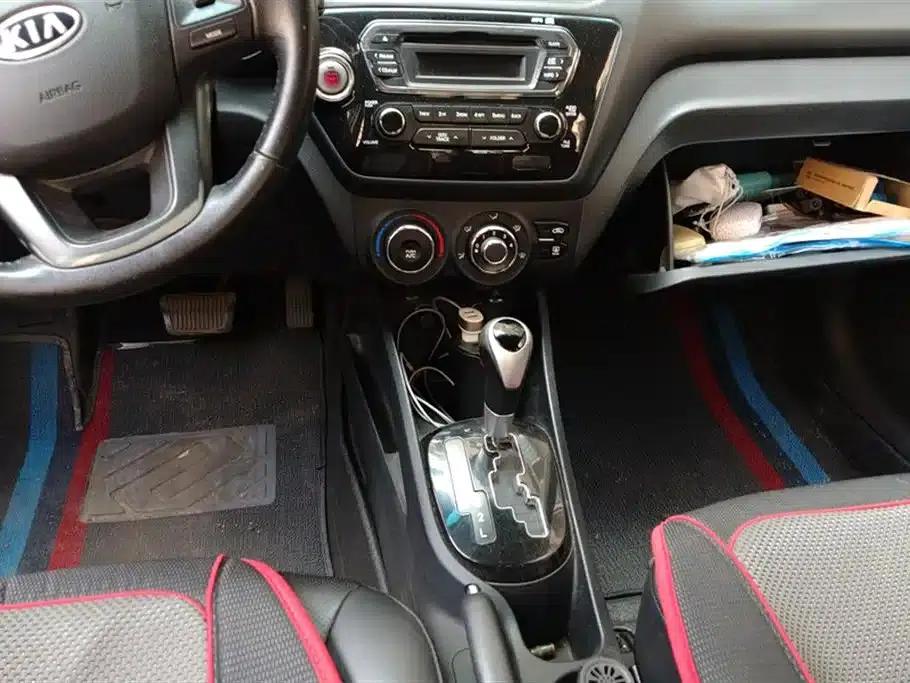 Kia K2 2011 Sedan 1.6L AT Premium — миниатюра 16