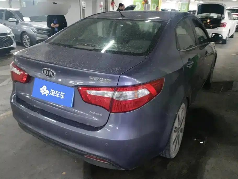 Kia K2 2011 Sedan 1.6L AT Premium — миниатюра 3