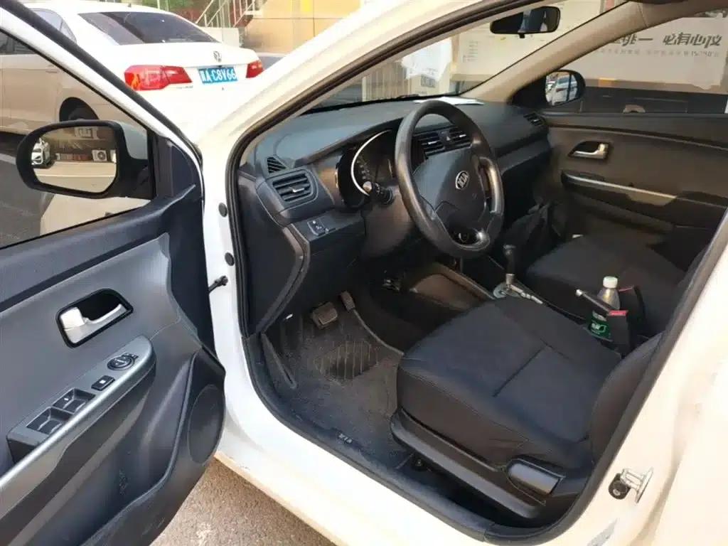 Kia K2 2012 Sedan 1.4L AT GLS Anniversary Edition — миниатюра 16