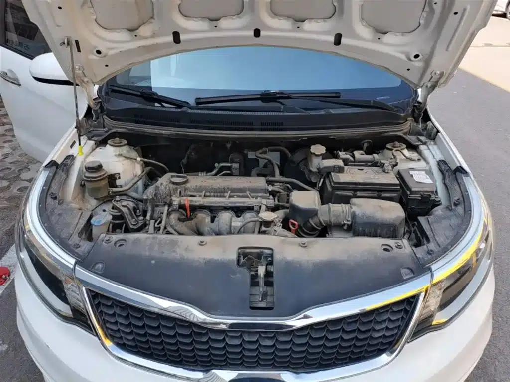 Kia K2 2012 Sedan 1.4L AT GLS Anniversary Edition — миниатюра 20