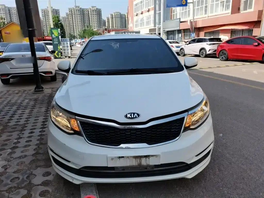 Kia K2 2012 Sedan 1.4L AT GLS Anniversary Edition — миниатюра 3