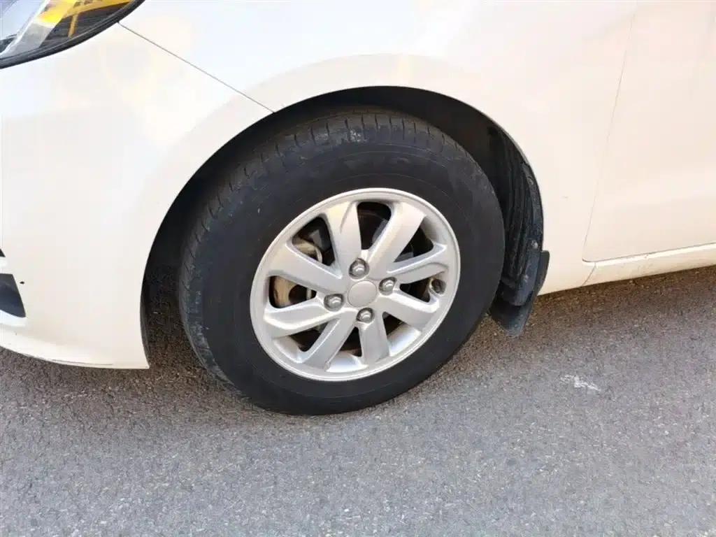 Kia K2 2012 Sedan 1.4L AT GLS Anniversary Edition — миниатюра 23