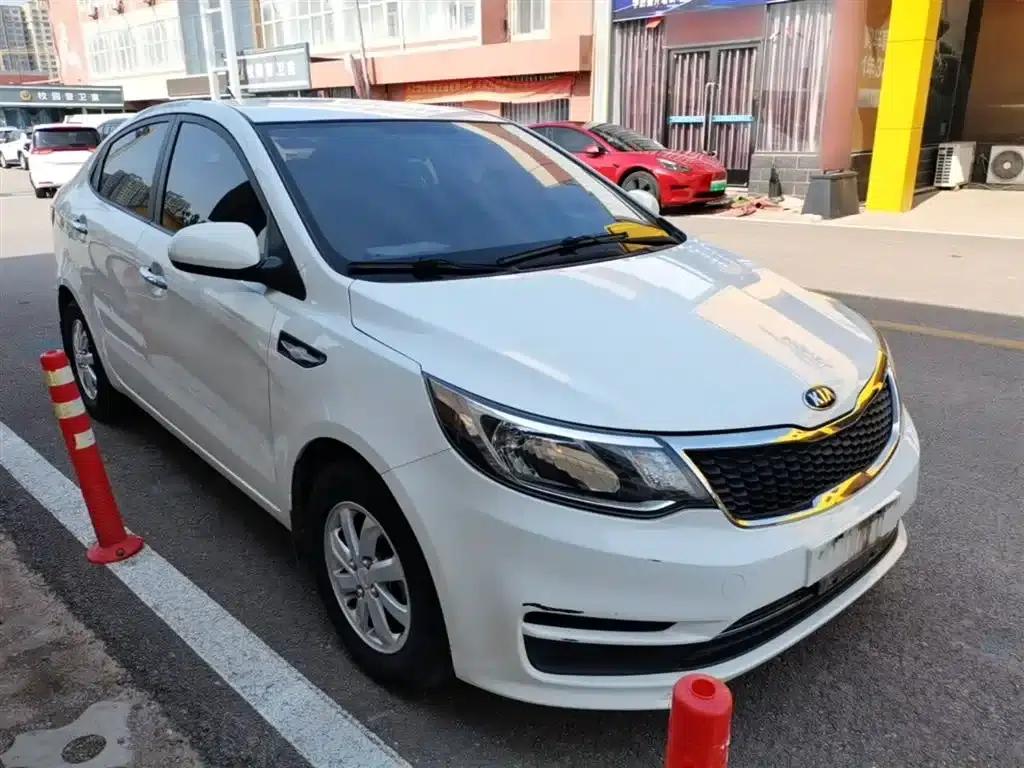Kia K2 2012 Sedan 1.4L AT GLS Anniversary Edition — миниатюра 4