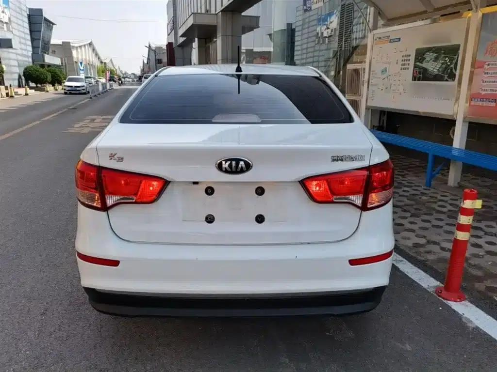 Kia K2 2012 Sedan 1.4L AT GLS Anniversary Edition — миниатюра 6